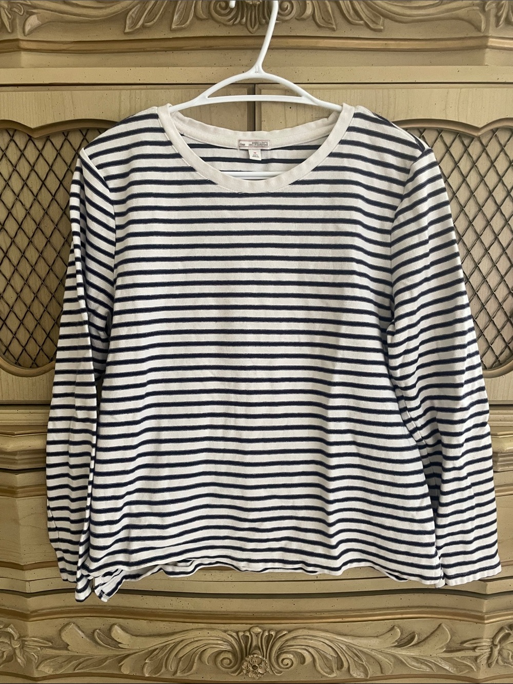 GAP Heavyweight Women's Long Sleeve Navy and White Striped Tee